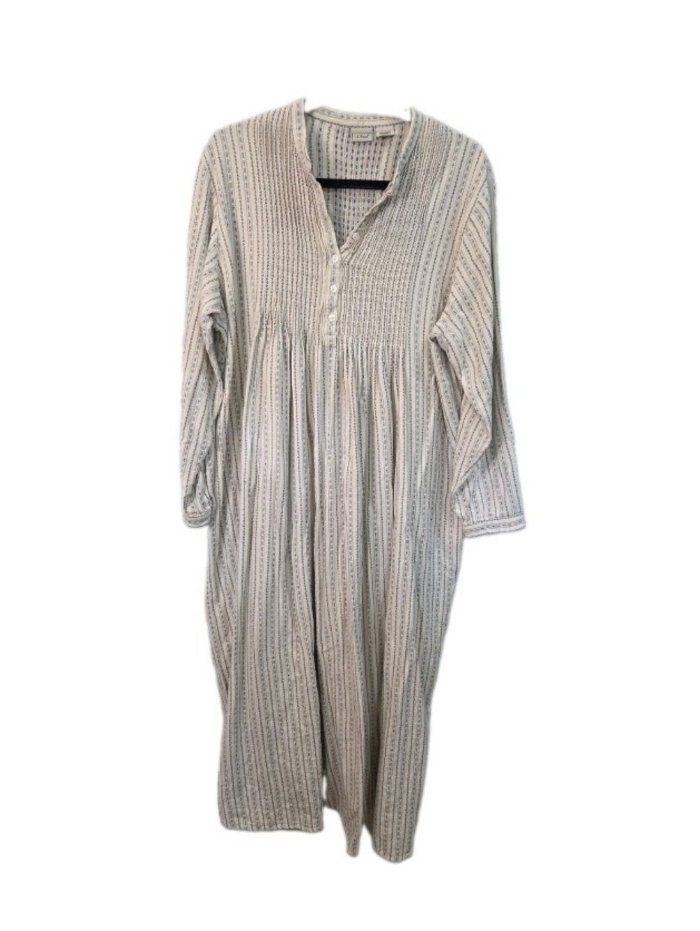 VTG LL Bean Cotton Dobby Nightgown Pintuck Pleats Size Large Cream Blue Cottage
